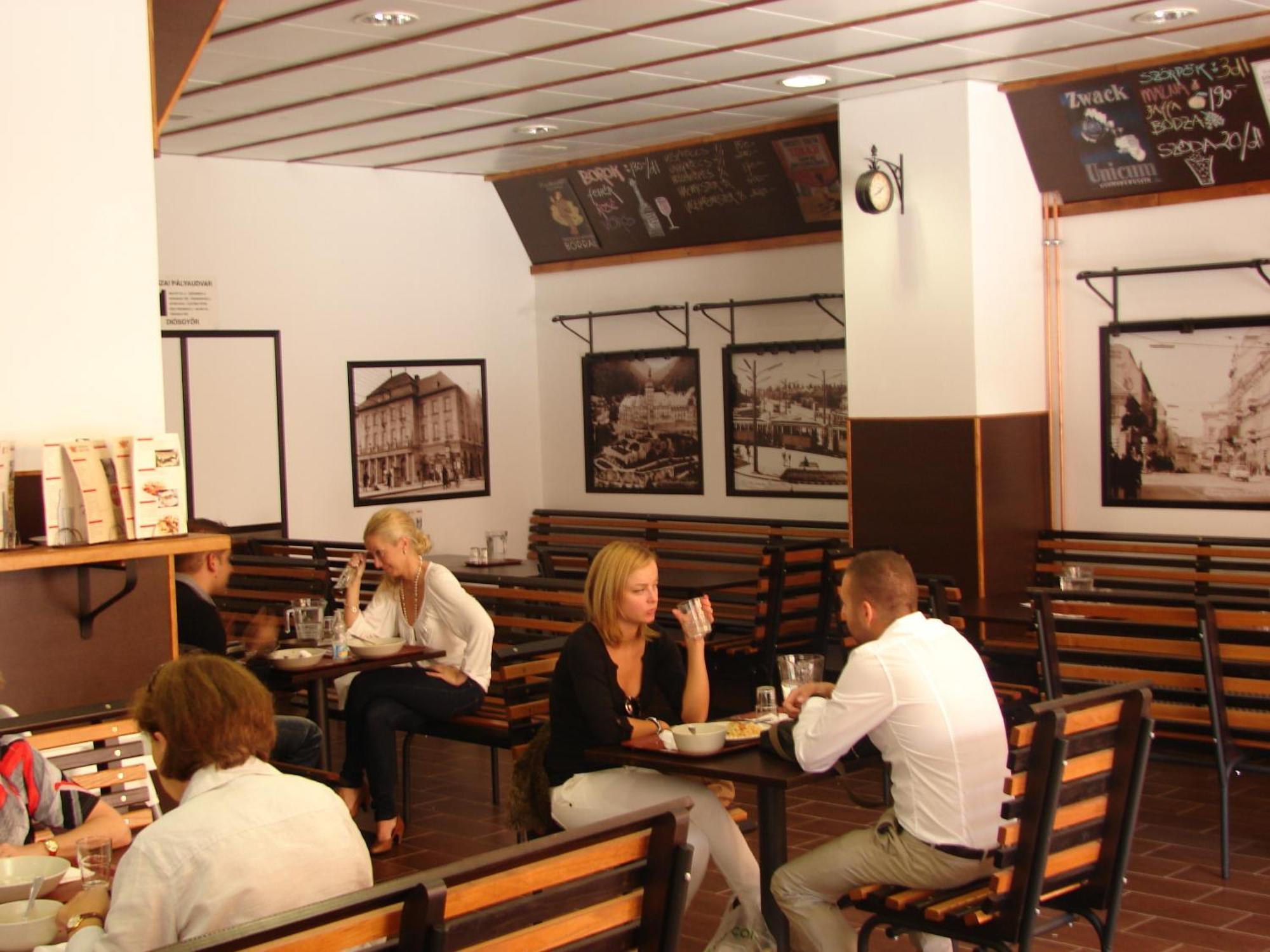 Promenade Panzio Bed & Breakfast Miskolc Ngoại thất bức ảnh