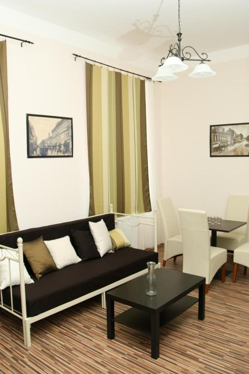 Promenade Panzio Bed & Breakfast Miskolc Phòng bức ảnh