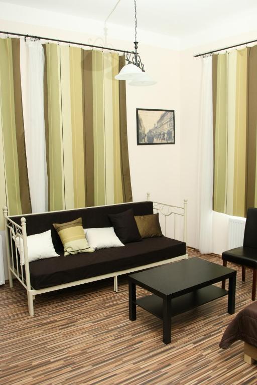 Promenade Panzio Bed & Breakfast Miskolc Phòng bức ảnh