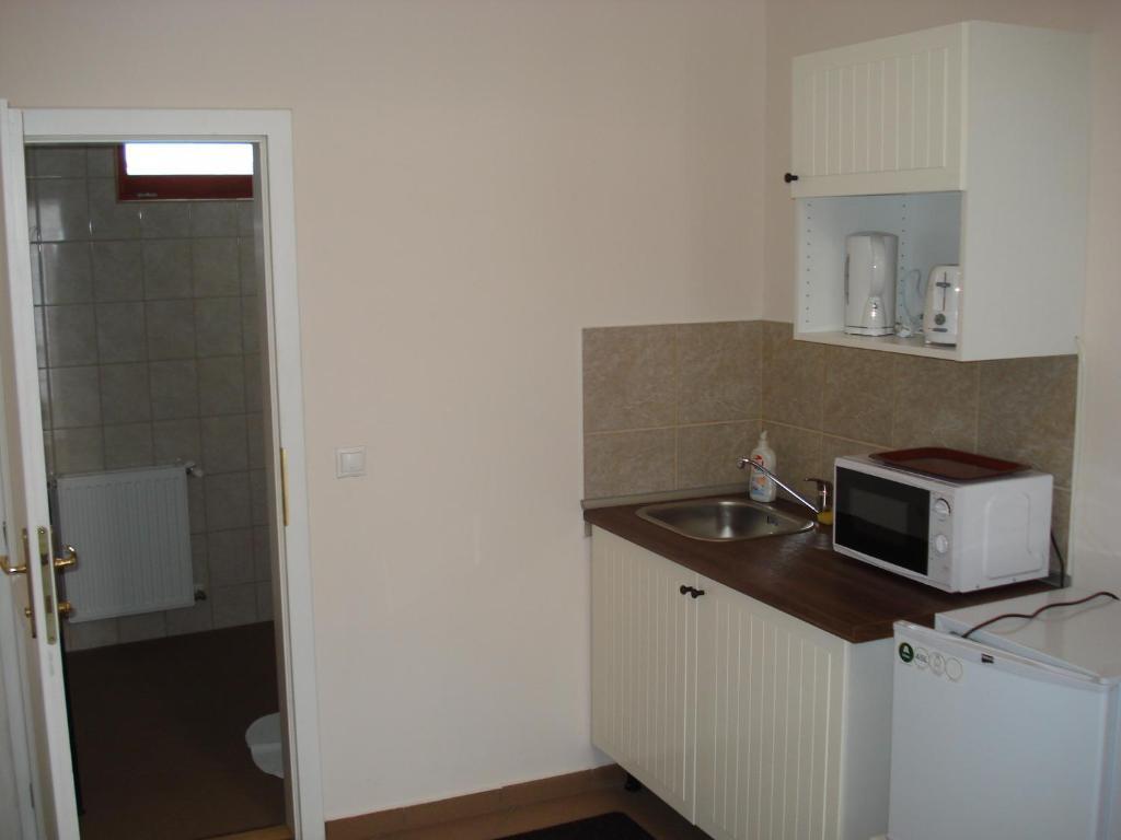 Promenade Panzio Bed & Breakfast Miskolc Phòng bức ảnh