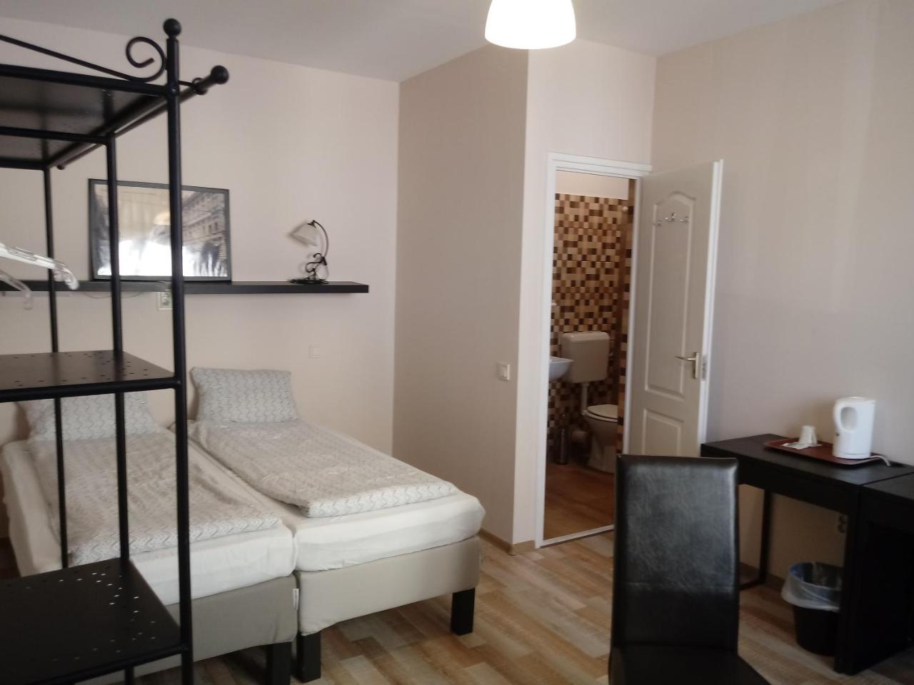 Promenade Panzio Bed & Breakfast Miskolc Ngoại thất bức ảnh
