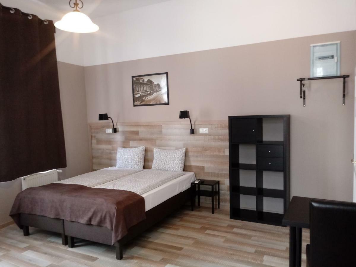Promenade Panzio Bed & Breakfast Miskolc Ngoại thất bức ảnh