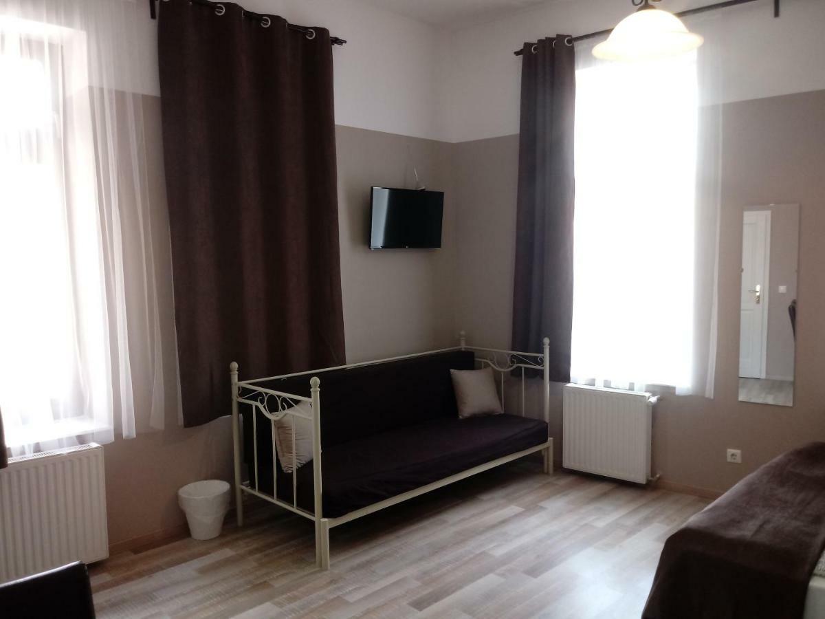 Promenade Panzio Bed & Breakfast Miskolc Ngoại thất bức ảnh