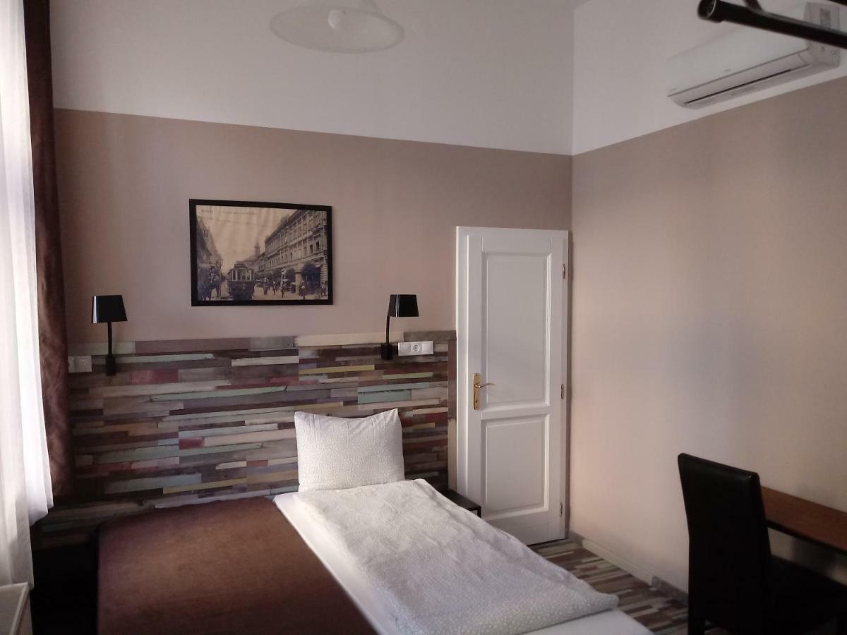 Promenade Panzio Bed & Breakfast Miskolc Ngoại thất bức ảnh