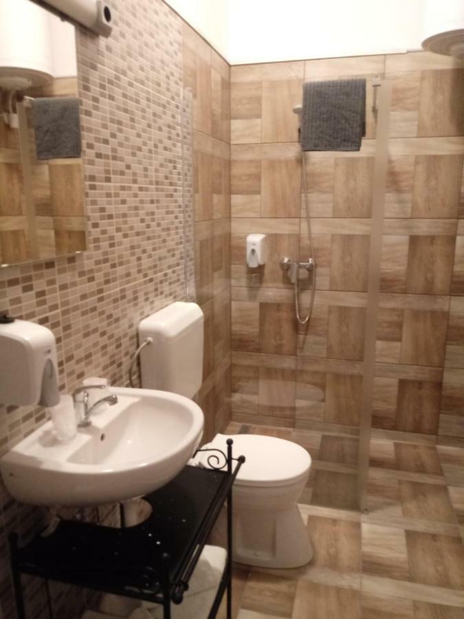 Promenade Panzio Bed & Breakfast Miskolc Ngoại thất bức ảnh