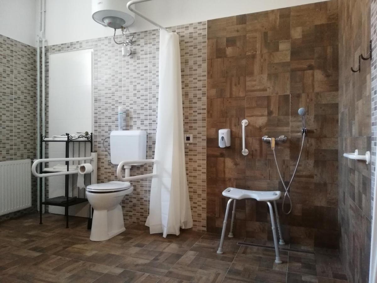 Promenade Panzio Bed & Breakfast Miskolc Ngoại thất bức ảnh