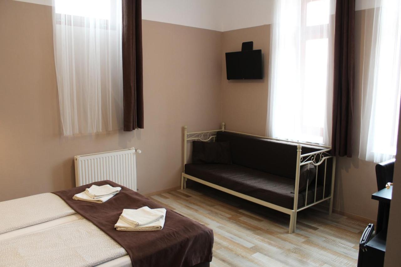 Promenade Panzio Bed & Breakfast Miskolc Ngoại thất bức ảnh