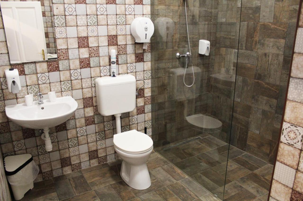 Promenade Panzio Bed & Breakfast Miskolc Ngoại thất bức ảnh